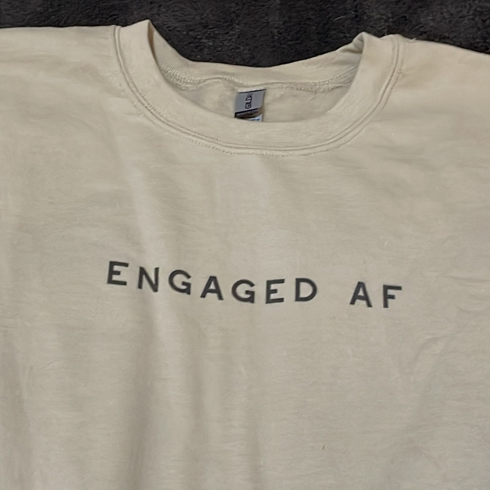 Fiancé Sweater - Picture 2 of 3